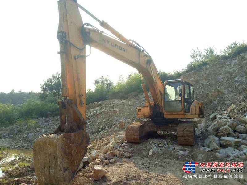 江西出售转让二手12000小时2005年现代R210挖掘机