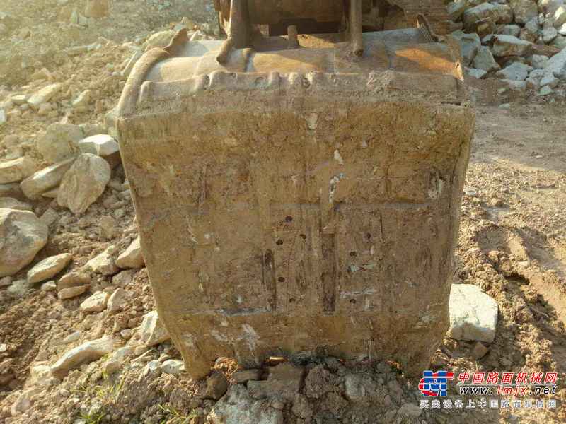 江西出售转让二手12000小时2005年现代R210挖掘机