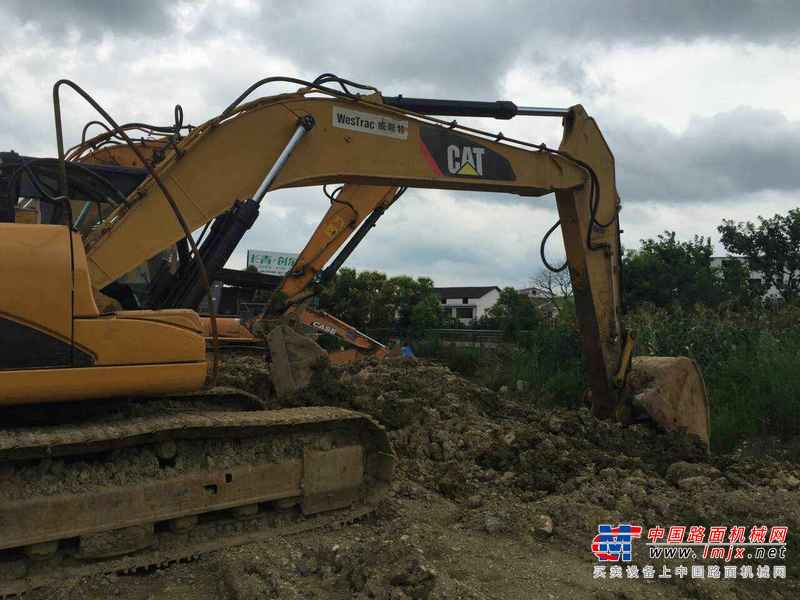 贵州出售转让二手7600小时2007年卡特彼勒320D挖掘机
