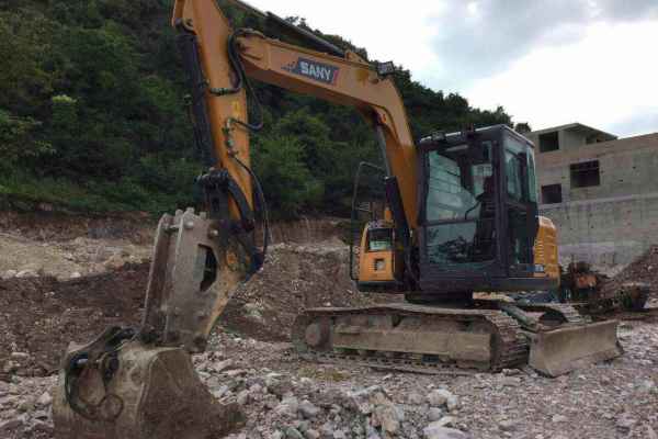 贵州出售转让二手3000小时2014年三一重工SY75C挖掘机