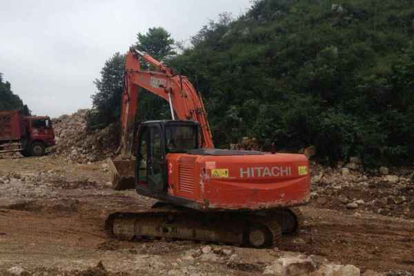贵州出售转让二手12000小时2010年日立ZX200挖掘机