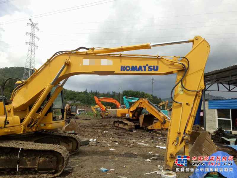 云南出售转让二手12000小时2006年小松PC220挖掘机