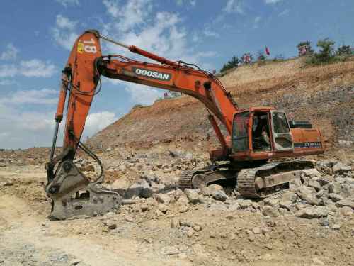 山西出售转让二手10585小时2011年斗山DH300LC挖掘机