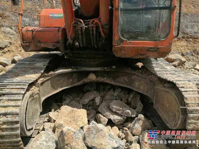 山西出售转让二手10585小时2011年斗山DH300LC挖掘机