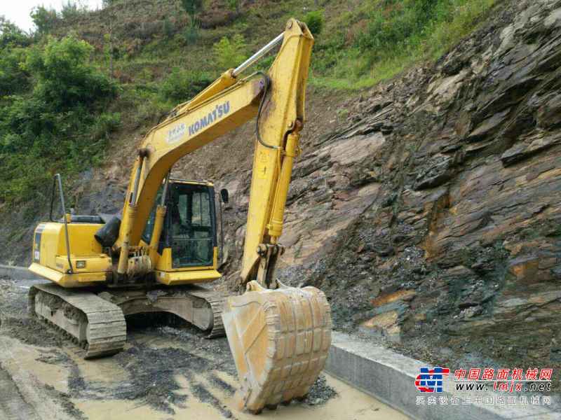 贵州出售转让二手2697小时2013年小松PC130挖掘机