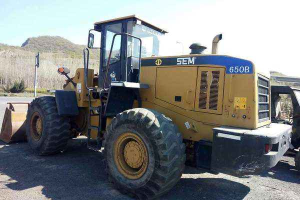 辽宁出售转让二手3000小时2014年山工SEM650B装载机