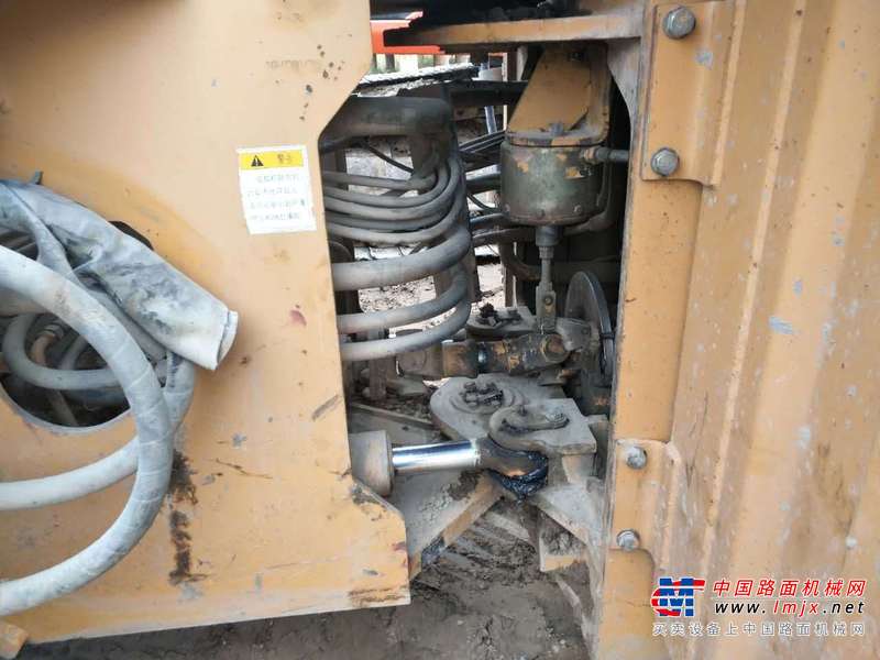 内蒙古出售转让二手4000小时2010年龙工LG855装载机