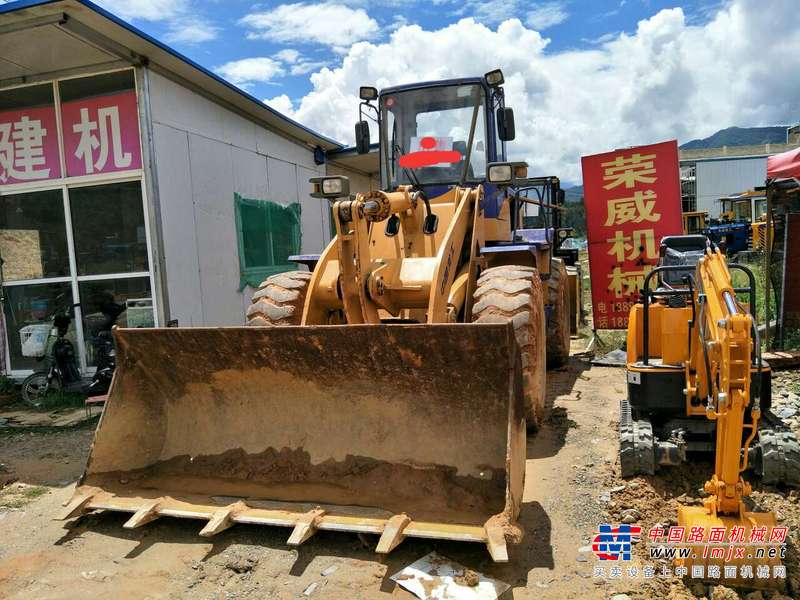 云南出售转让二手2500小时2014年龙工LG833装载机