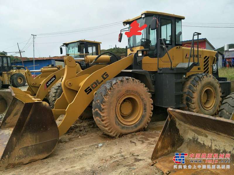 云南出售转让二手4000小时2013年临工LG953装载机