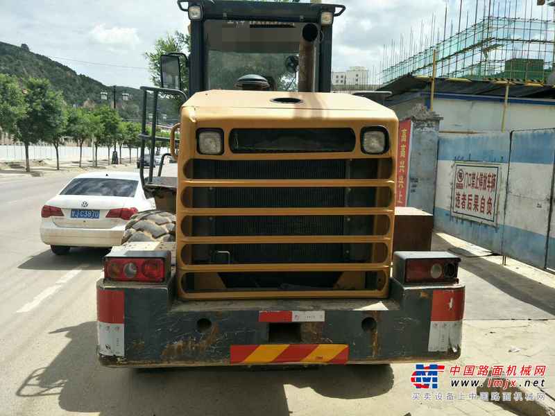 甘肃出售转让二手3000小时2013年龙工LG833B装载机