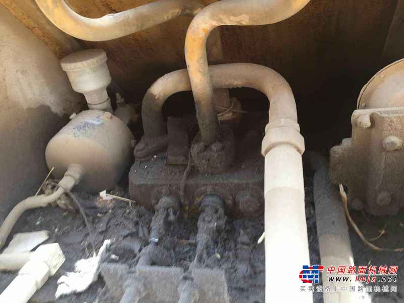 山东出售转让二手3500小时2010年龙工LG833装载机