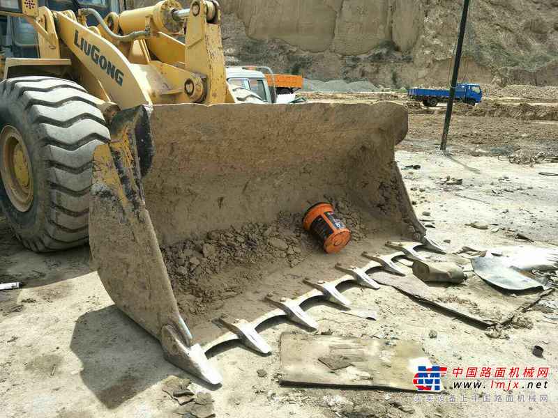 甘肃出售转让二手3100小时2013年柳工CLG855N装载机