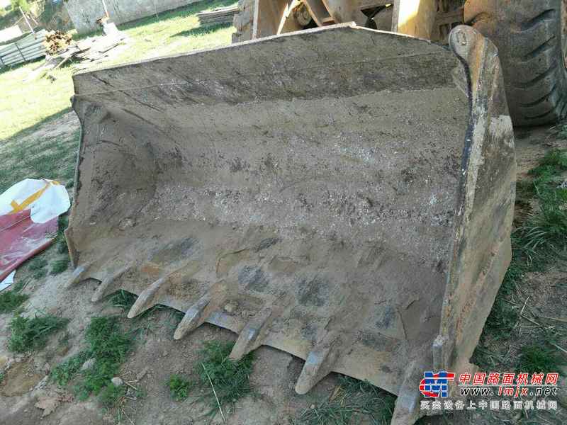 甘肃出售转让二手4500小时2011年山工SEM630B装载机