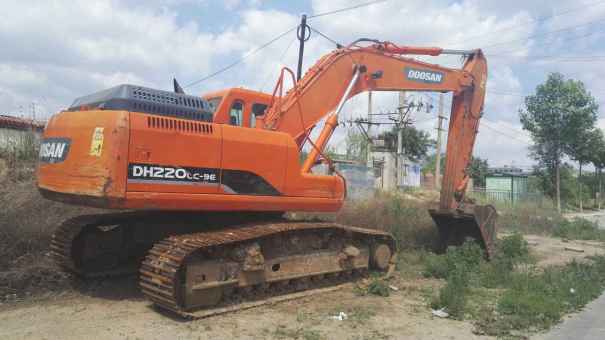 山西出售转让二手3400小时2013年斗山DH220挖掘机