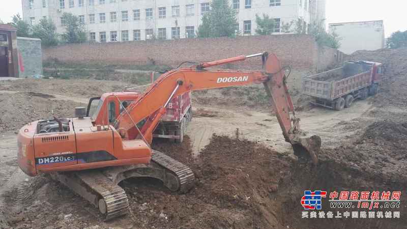 山西出售转让二手9000小时2008年斗山DH220LC挖掘机
