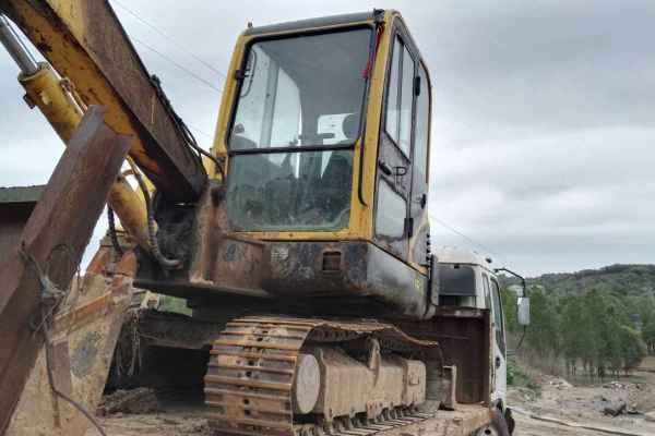 山西出售转让二手6000小时2008年现代R60挖掘机