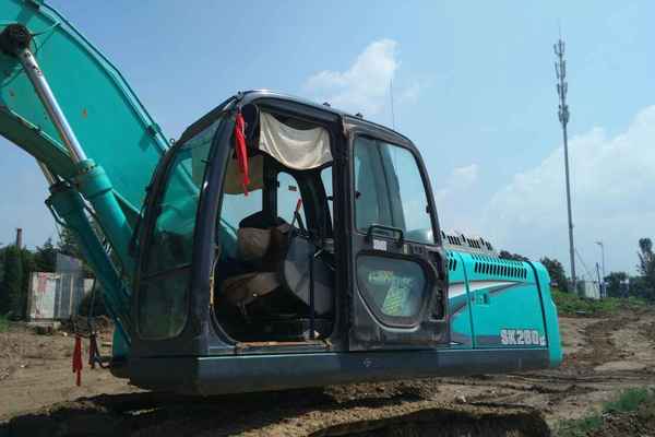 山西出售转让二手13700小时2011年神钢SK260LC挖掘机
