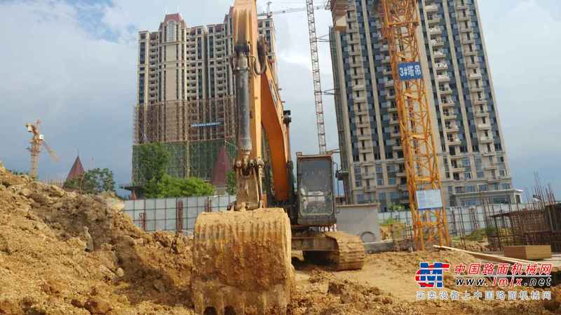 江西出售转让二手5200小时2013年三一重工SY215C挖掘机