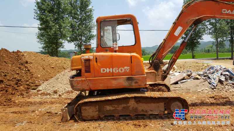 江西出售转让二手15000小时2006年斗山DH55挖掘机