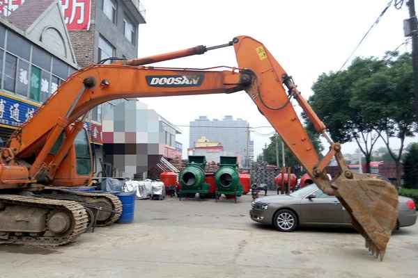 山西出售转让二手5500小时2011年斗山DH300LC挖掘机