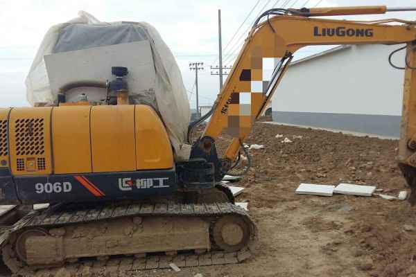 山西出售转让二手2000小时2014年柳工CLG906D挖掘机