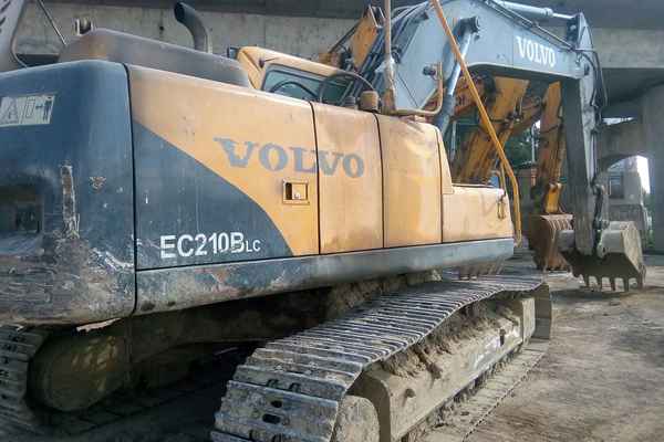 贵州出售转让二手8900小时2009年沃尔沃EC210B挖掘机