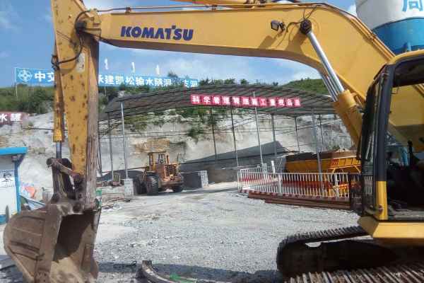 贵州出售转让二手6500小时2012年小松PC240LC挖掘机