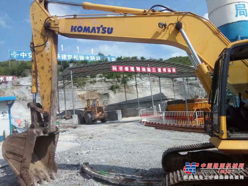 贵州出售转让二手6500小时2012年小松PC240LC挖掘机