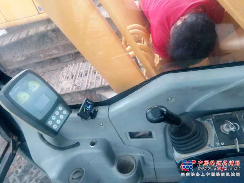 贵州出售转让二手7600小时2010年柳工CLG225C挖掘机