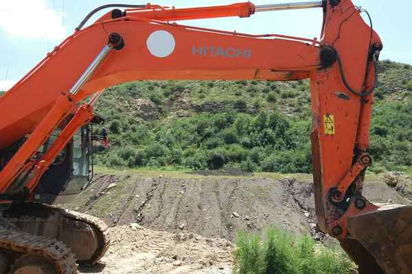 陕西出售转让二手8000小时2011年日立ZX450H挖掘机