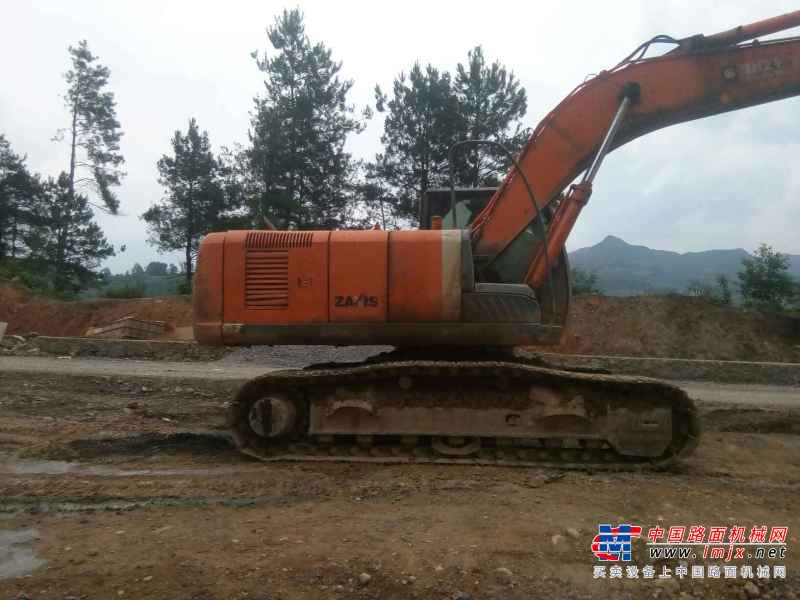 贵州出售转让二手12500小时2010年日立ZX200挖掘机