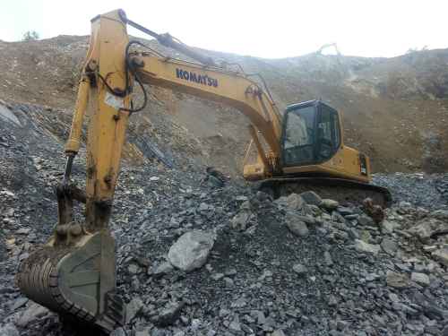 贵州出售转让二手8300小时2010年柳工CLG225C挖掘机