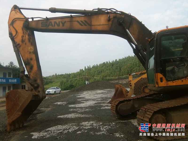 贵州出售转让二手8900小时2010年三一重工SY235挖掘机