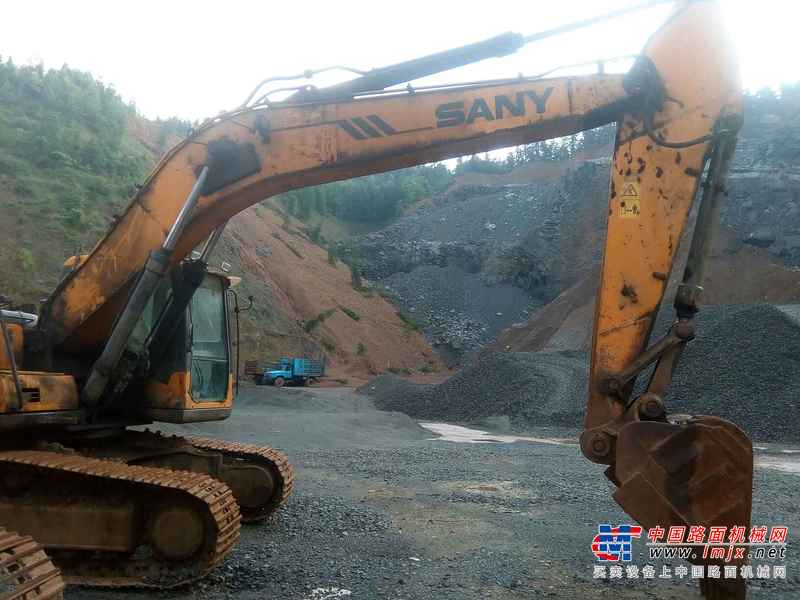 贵州出售转让二手8700小时2010年三一重工SY235挖掘机