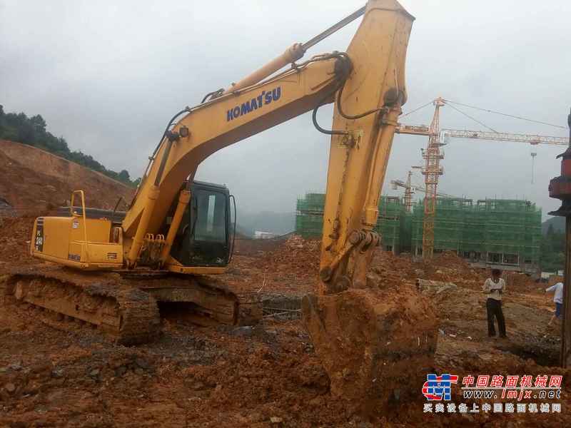 贵州出售转让二手6800小时2009年柳工CLG225C挖掘机