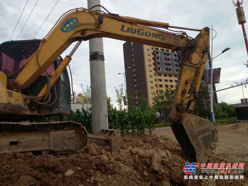 云南出售转让二手11803小时2012年柳工CLG908DN挖掘机
