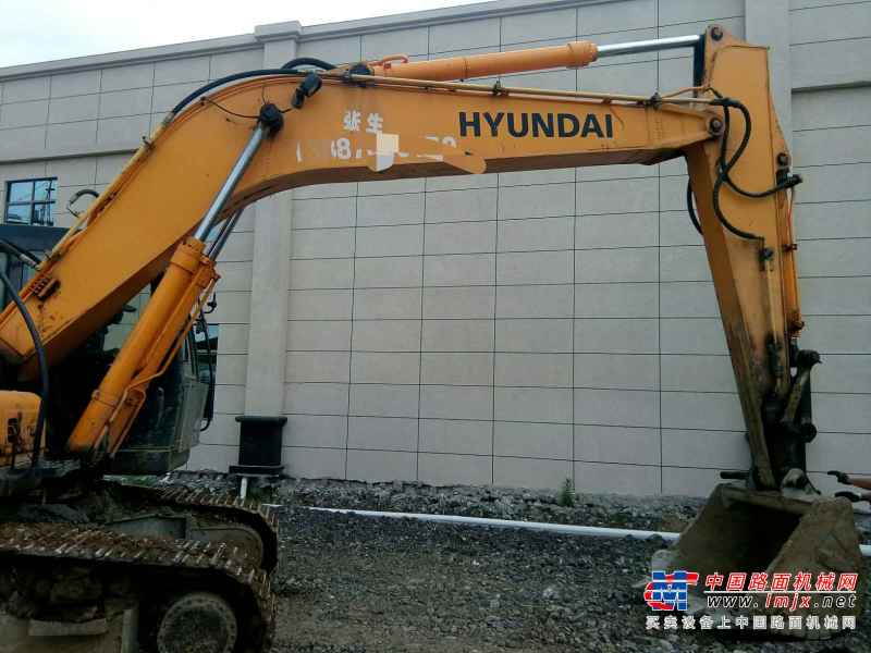 云南出售转让二手8800小时2011年现代R215挖掘机