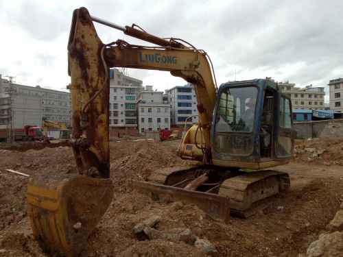 云南出售转让二手11000小时2007年柳工907C挖掘机
