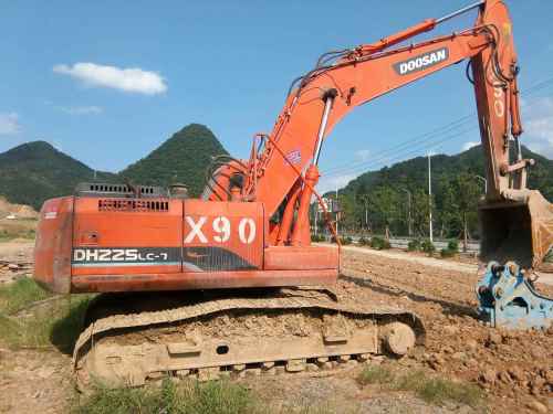 江西出售转让二手9600小时2009年斗山DH225LC挖掘机