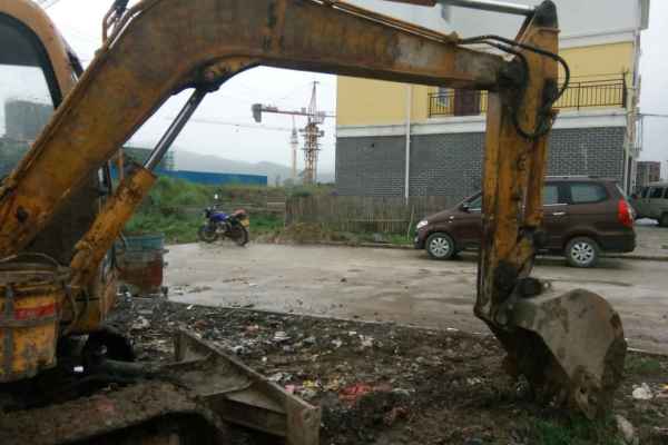 贵州出售转让二手7600小时2011年华力重工HL185挖掘机