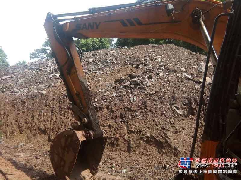 贵州出售转让二手6800小时2012年三一重工SY135C挖掘机