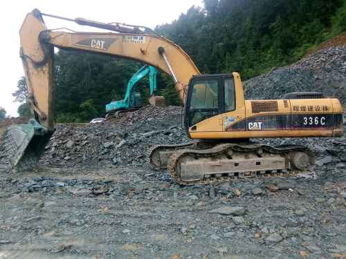 贵州出售转让二手14000小时2004年卡特彼勒330C挖掘机