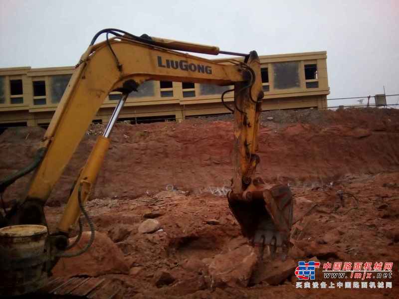 江西出售转让二手5700小时2012年柳工CLG906C挖掘机