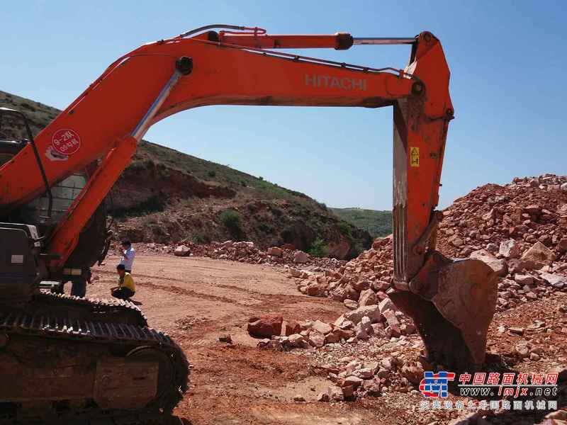 陕西出售转让二手7000小时2011年日立ZX360H挖掘机