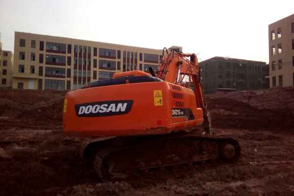 江西出售转让二手11830小时2010年斗山DH215挖掘机