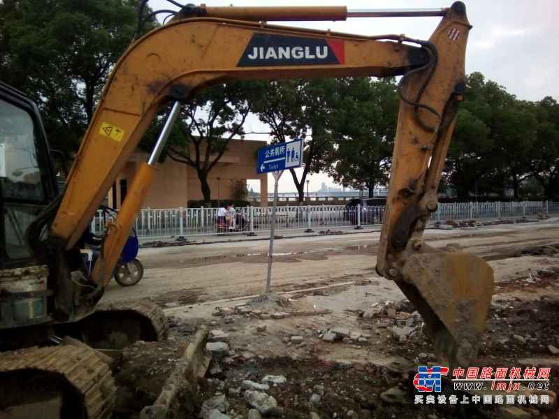 江西出售转让二手4000小时2014年江麓CN70挖掘机