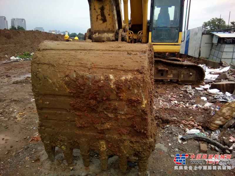 江西出售转让二手10000小时2010年小松PC200挖掘机