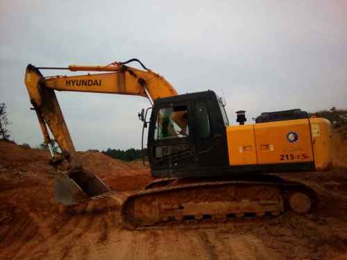 江西出售转让二手4600小时2013年现代R215挖掘机