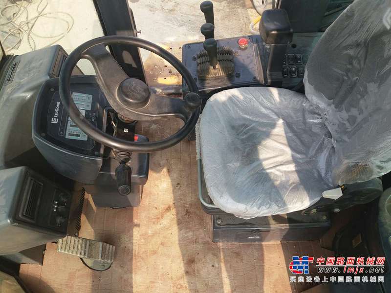 陕西出售转让二手1300小时2015年柳工CLG856装载机