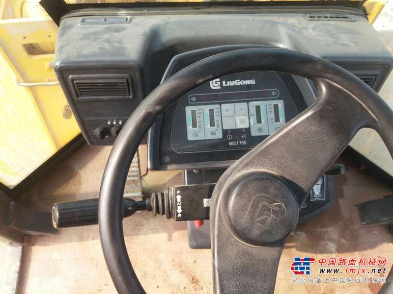 陕西出售转让二手1300小时2015年柳工CLG856装载机